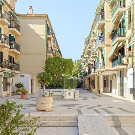 -malagasunapts-sanfrancisco Center Apartment Malaga